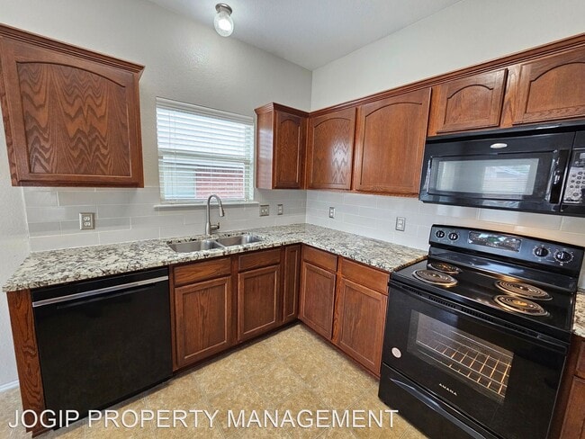 Building Photo - 3 br, 3 bath House - 4019 Houston Dr.