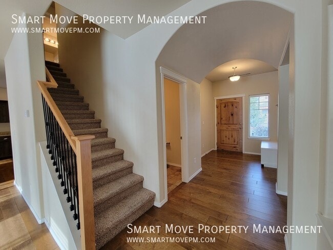 Building Photo - Adorable Two Story off Maple Grove. Neighb...