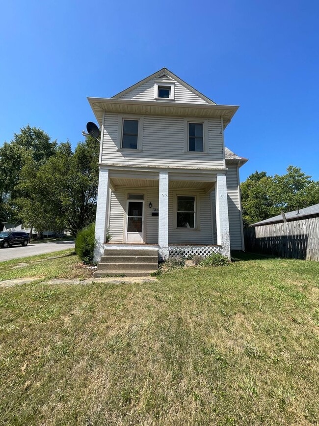 Primary Photo - Spacious 3-Bedroom, 2-Bath Home – Great Lo...