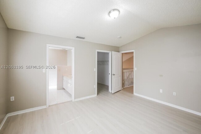 Building Photo - 621 SW 176th Ave