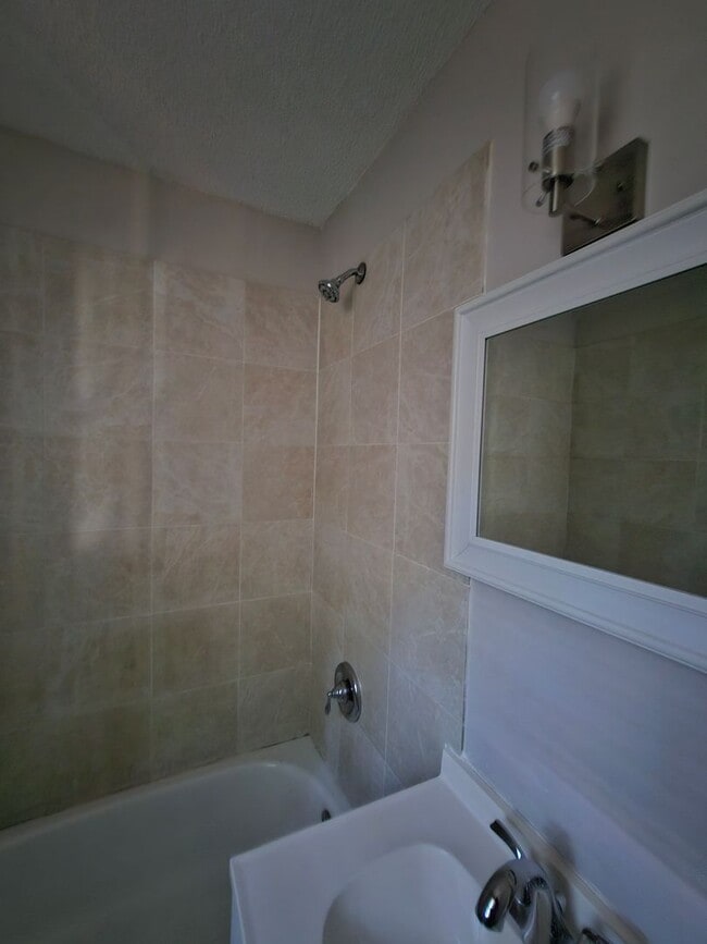 Building Photo - Move-In Ready 4BR Home in Rapidly Growing ...