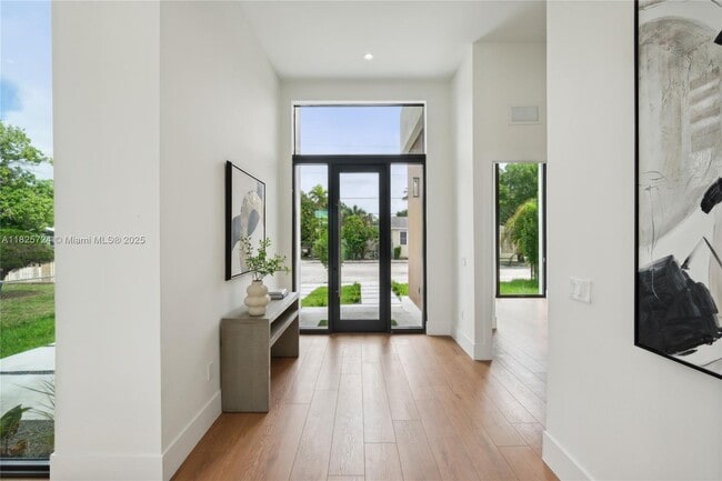 Building Photo - 424 NW 43rd St