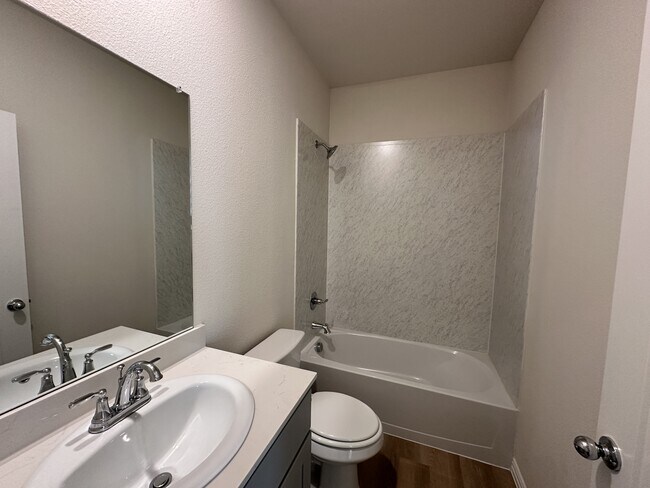 Building Photo - 1821 Aleia Cv