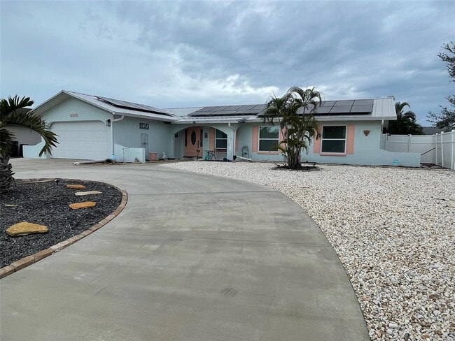 Building Photo - 6108 11th Ave W