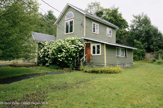 Building Photo - 17 Elks Park Rd