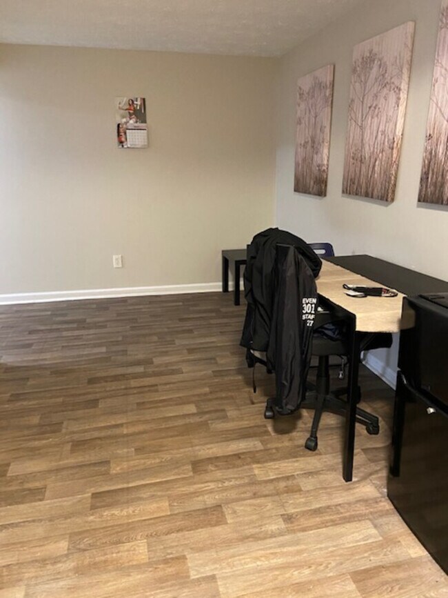 Building Photo - Rooms for rent in Atlanta