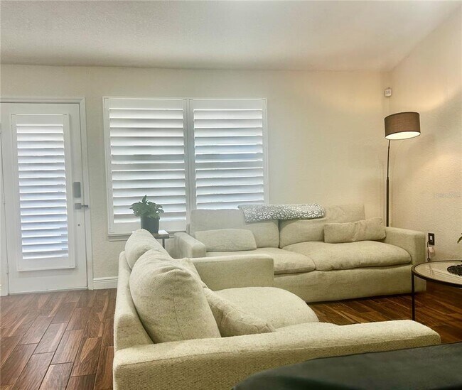 Building Photo - 6248 SW 48th Ave