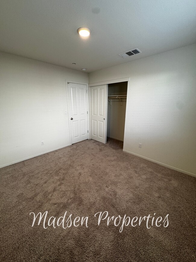 Building Photo - 114 Christian Ave