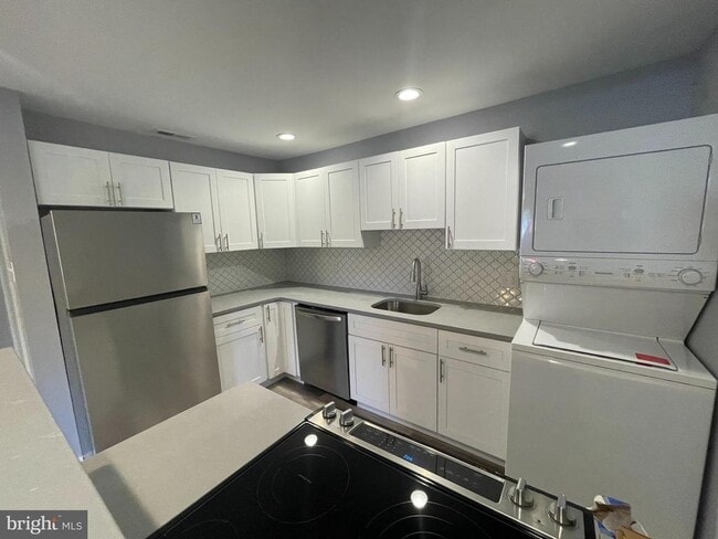 Building Photo - 1193 Bristol Pike