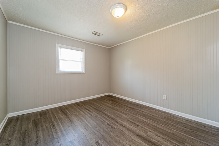 Building Photo - 4426 Hardwood St