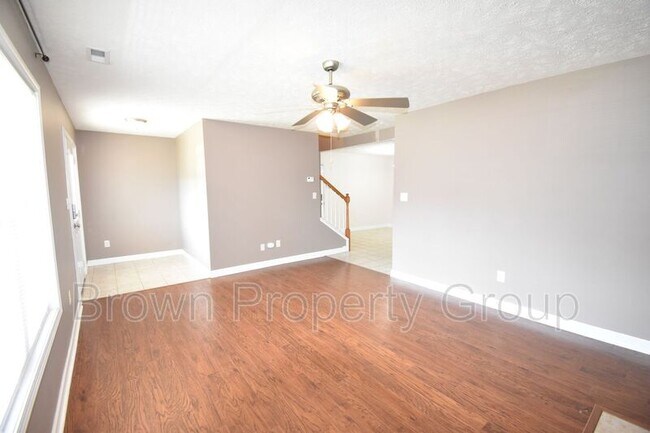 Building Photo - 165 Pender Rd
