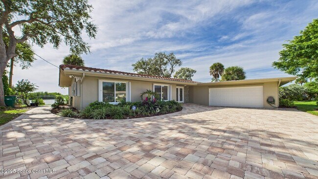 Building Photo - 778 Nassau Rd