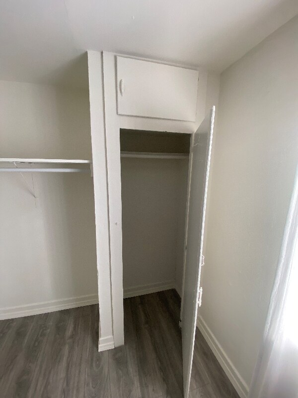 Building Photo - 725 S Osage Ave