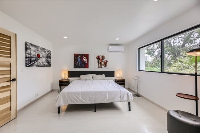 Building Photo - Golf Course Views from LVCC home