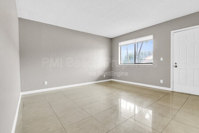 Building Photo - 700 Nottingham Cir