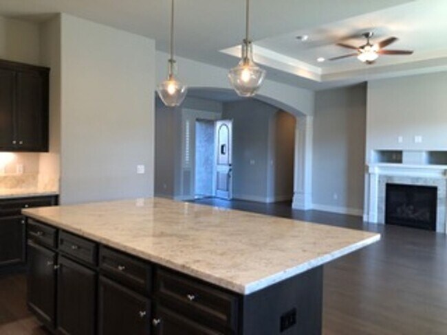 Building Photo - Stunning 3 Bedroom 2 Bath in Fair Oaks, CA