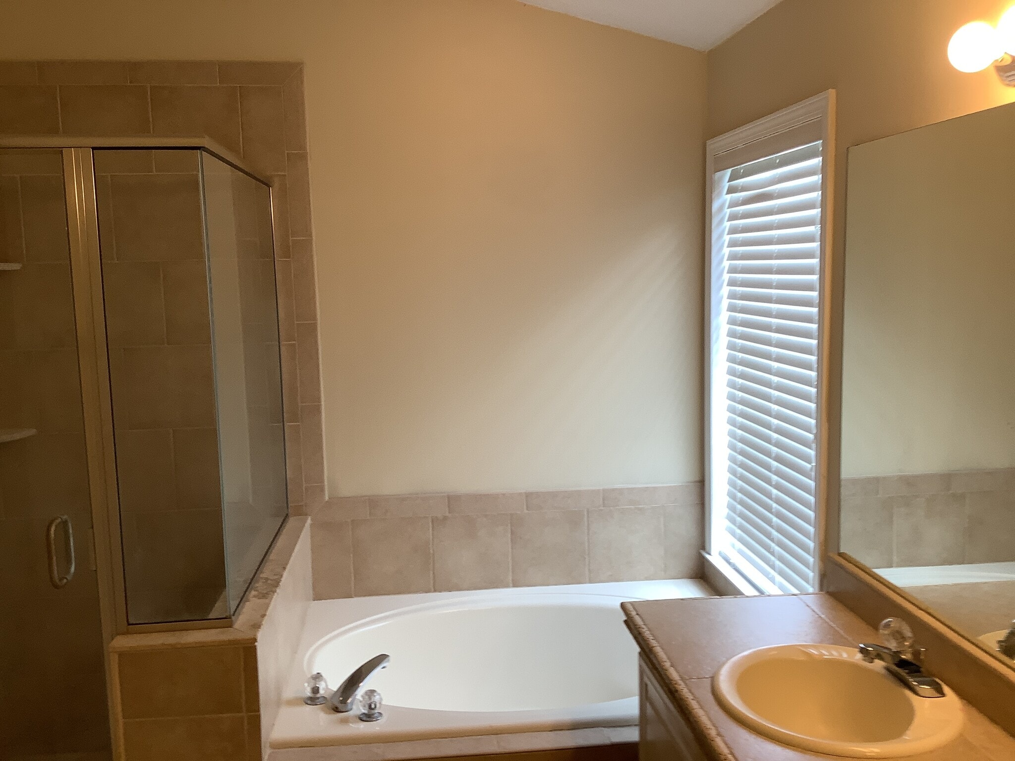 Building Photo - 181 Johns Glen Dr