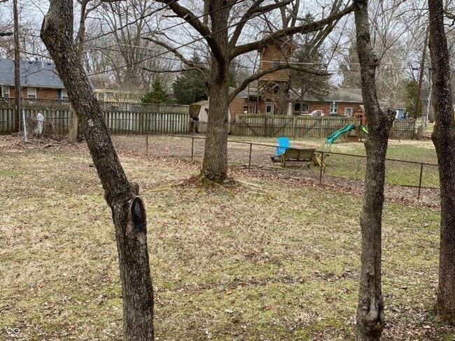 Building Photo - 8065 Hoover Ln