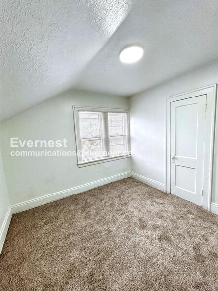 Building Photo - 16007 Elderwood Ave