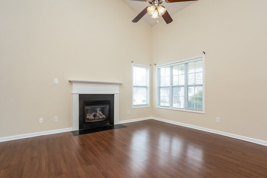 Building Photo - 108 Mount Comet Ct