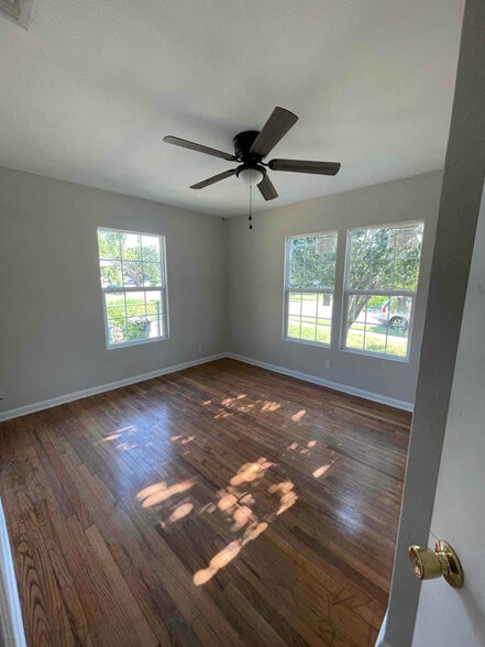 Building Photo - 1218 Vance Dr