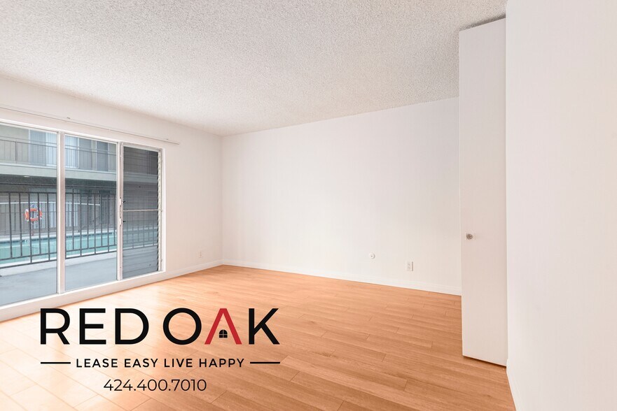 Building Photo - 511 N Kenmore Ave