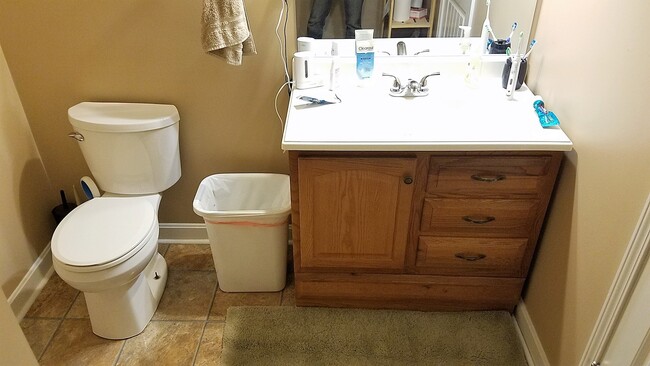 Building Photo - Awesome 5BR house walking distance to UofL!