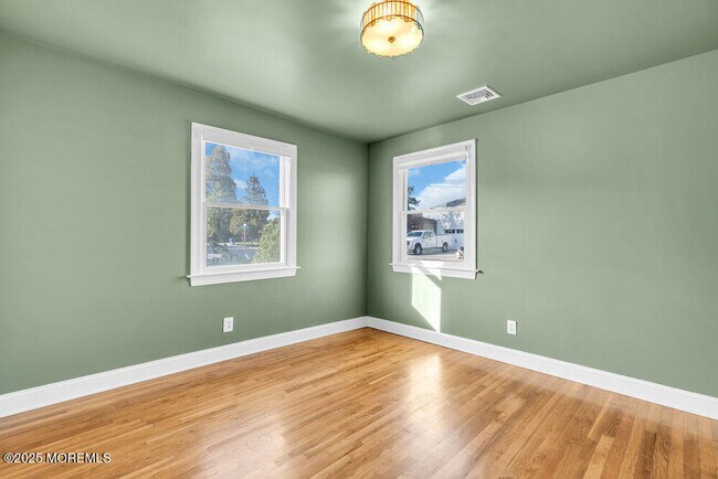 Building Photo - 20 Starboard St