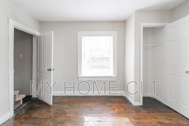 Building Photo - 1017 Holland Ave