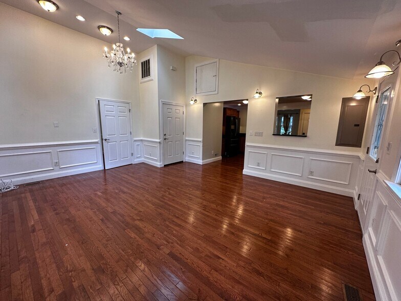 Building Photo - 1712 Henry Rd