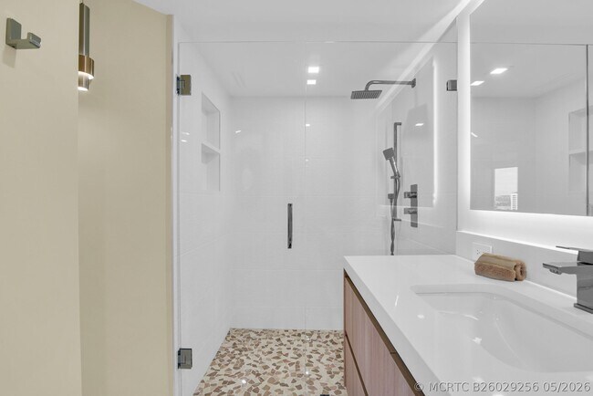 Building Photo - 550 S Ocean Blvd