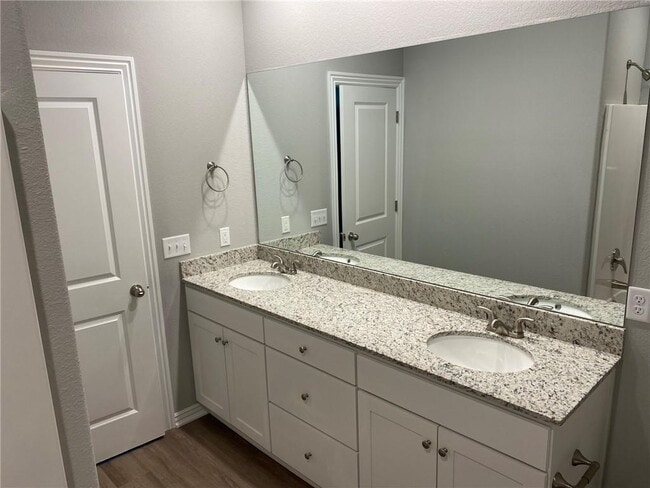 Building Photo - 221 Williams ct