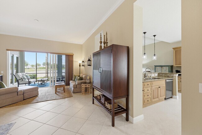Building Photo - 9243 Tesoro Ln