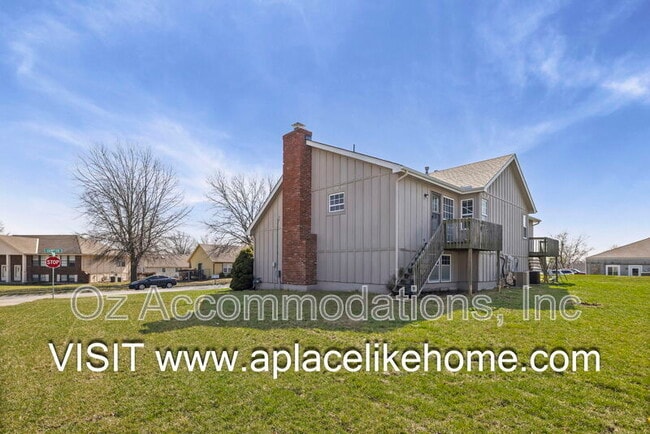 Building Photo - 530 SE Hampton St