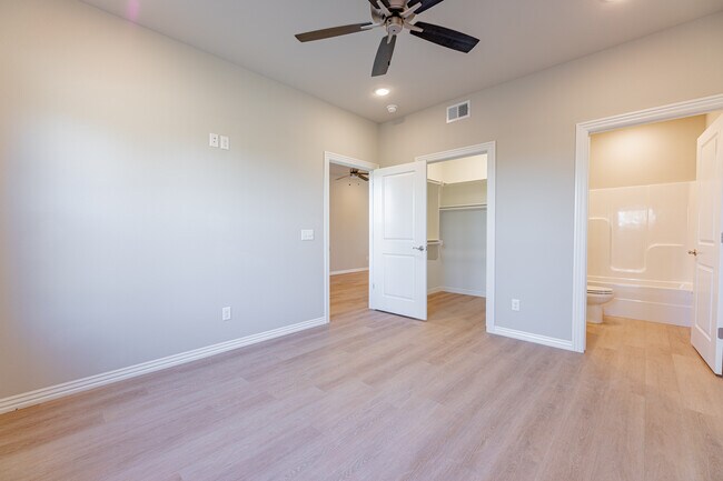Building Photo - 1603 Casuarina Dr