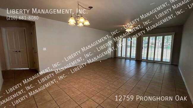 Building Photo - 12759 Pronghorn Oak