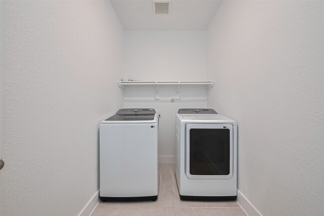 Building Photo - 200 Catalina Cove Dr