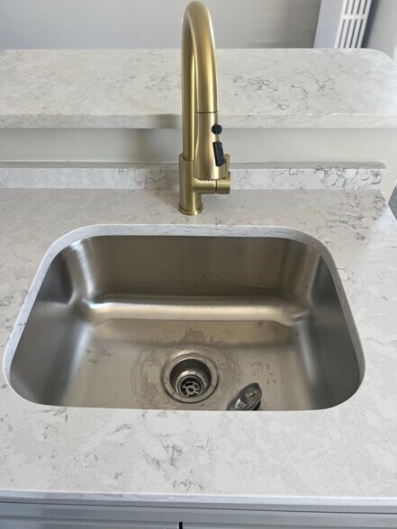 Building Photo - 31 N Main St