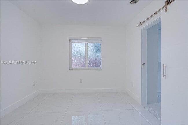 Building Photo - 773 Woodcrest Rd