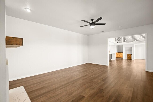 Building Photo - 6607 Avenida Ann St
