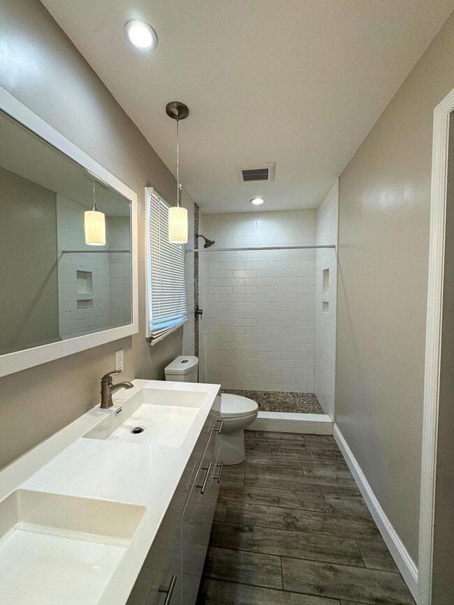 Building Photo - Lovely 3 Bed 2 Bath Home with Bonus Room