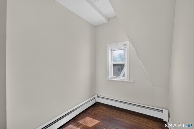 Building Photo - 40-44 Vine Street Unit 3