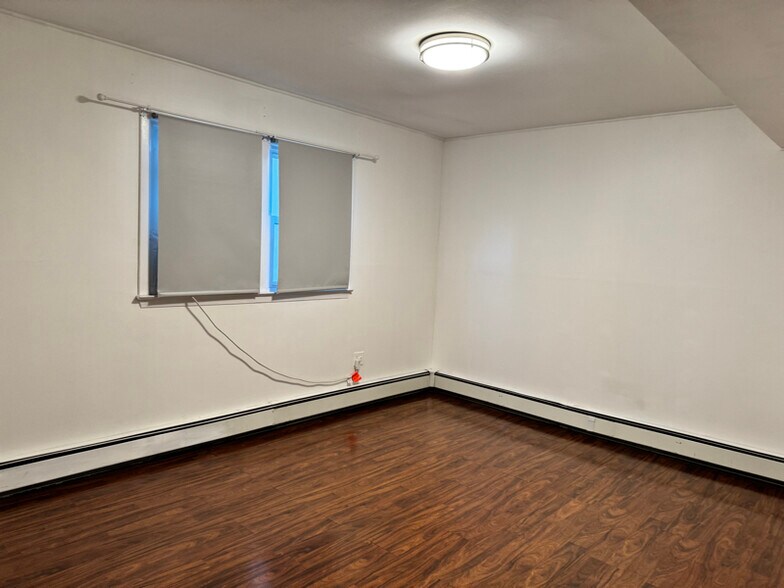 Building Photo - 423 Cortelyou Ave