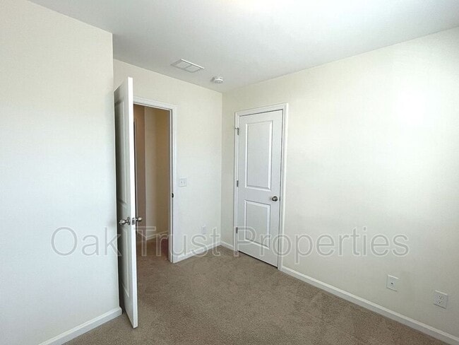 Building Photo - 9111 Parlor Dr