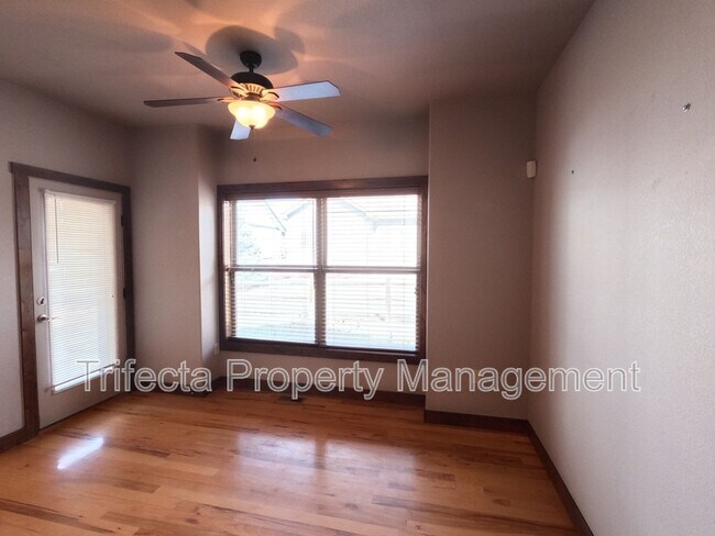 Building Photo - 1032 Hessen Dr