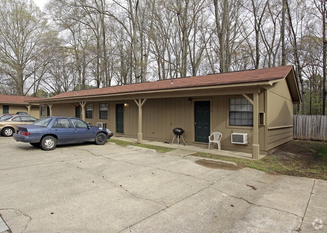 Primary Photo - 2206 Chapel Hill Rd