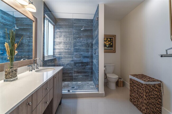 Building Photo - 1055 Cedar Falls Dr