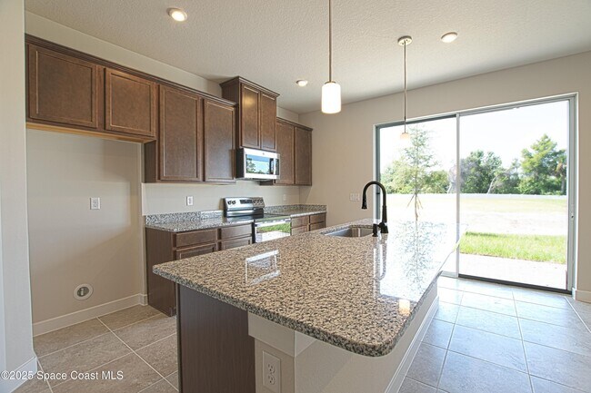 Building Photo - 1865 Kendall Pointe Pl