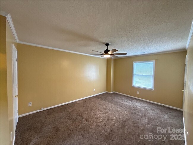 Building Photo - 9125 Winter Moss Ct