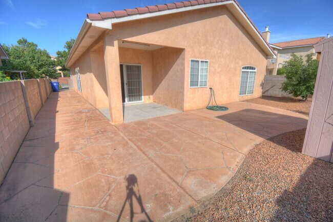 Building Photo - 908 Tumulus Dr NW